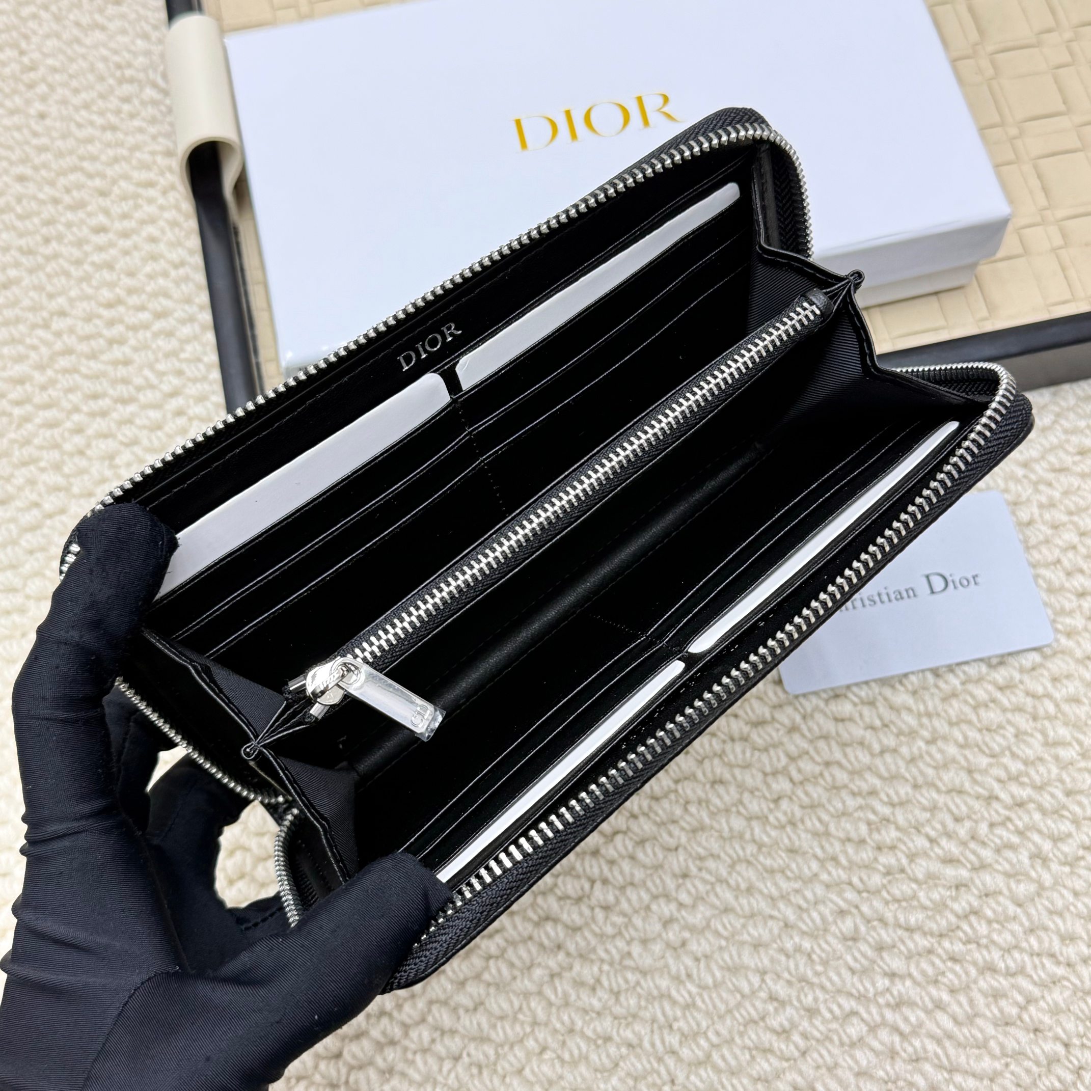 ディオール「Dior」 クラシックな高級品さいふ