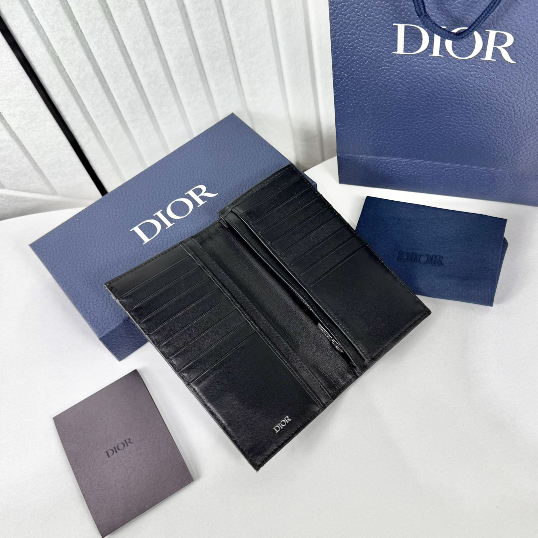 ディオール「Dior」 クラシックな高級品さいふ