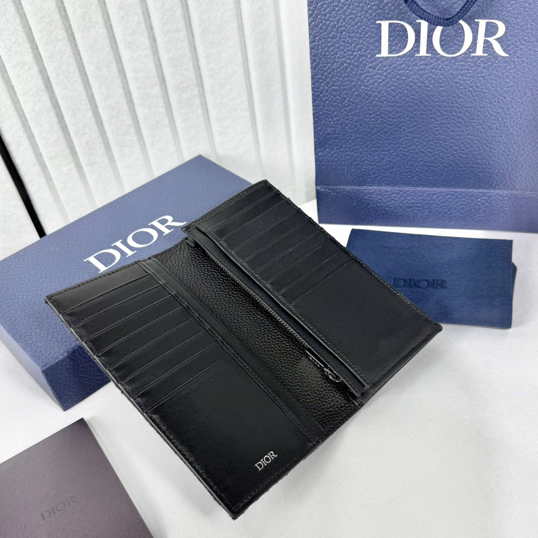 ディオール「Dior」 クラシックな高級品さいふ