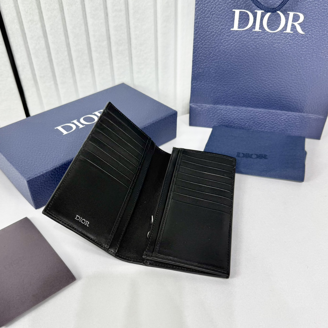 ディオール「Dior」 クラシックな高級品さいふ