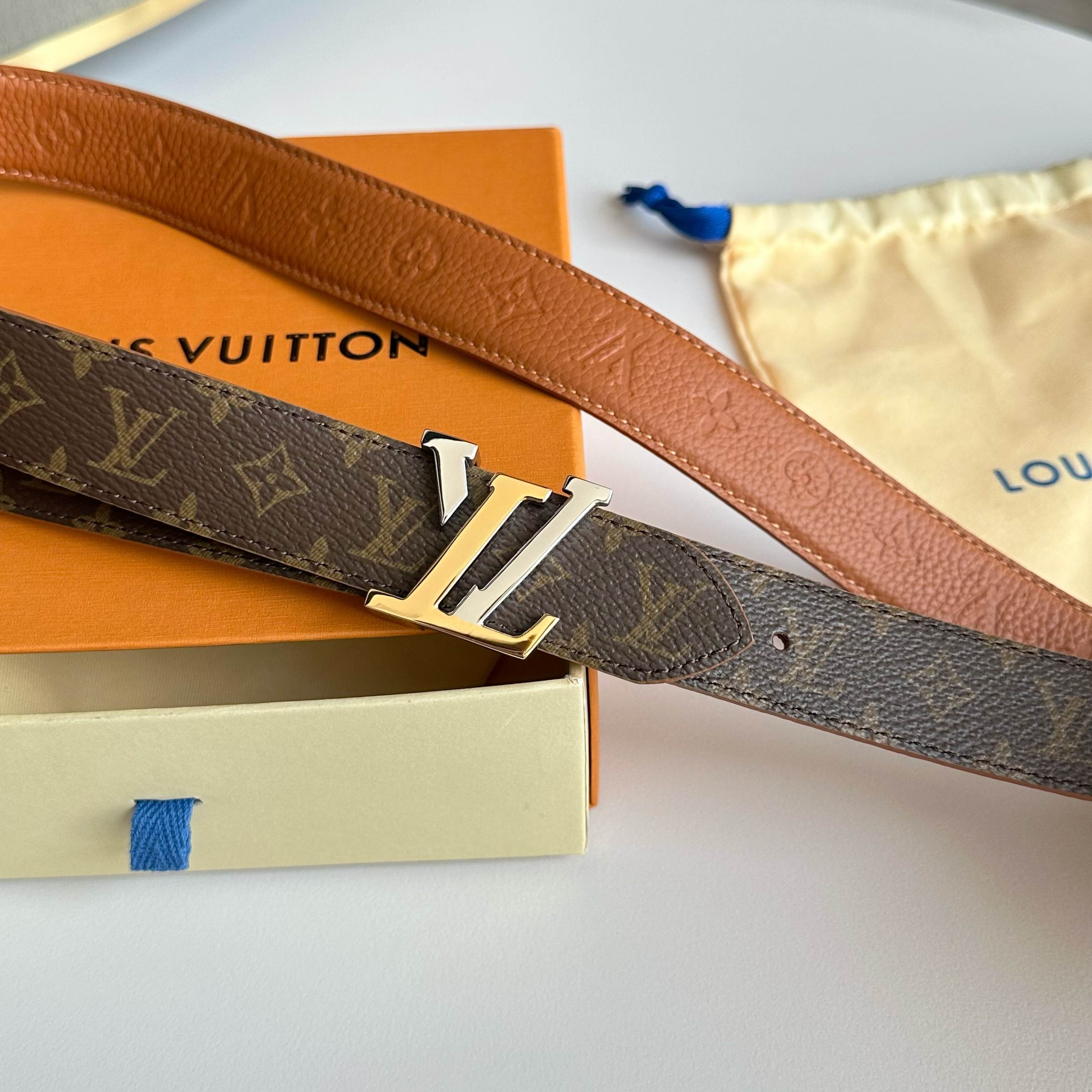 Louis Vuitton ルイヴィトンの新作女性用ベルト（リバーシブル）