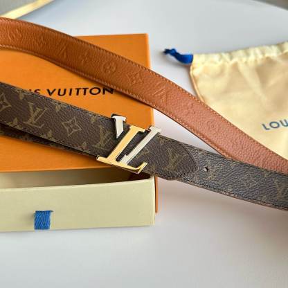 Louis Vuitton ルイヴィトンの新作女性用ベルト（リバーシブル）