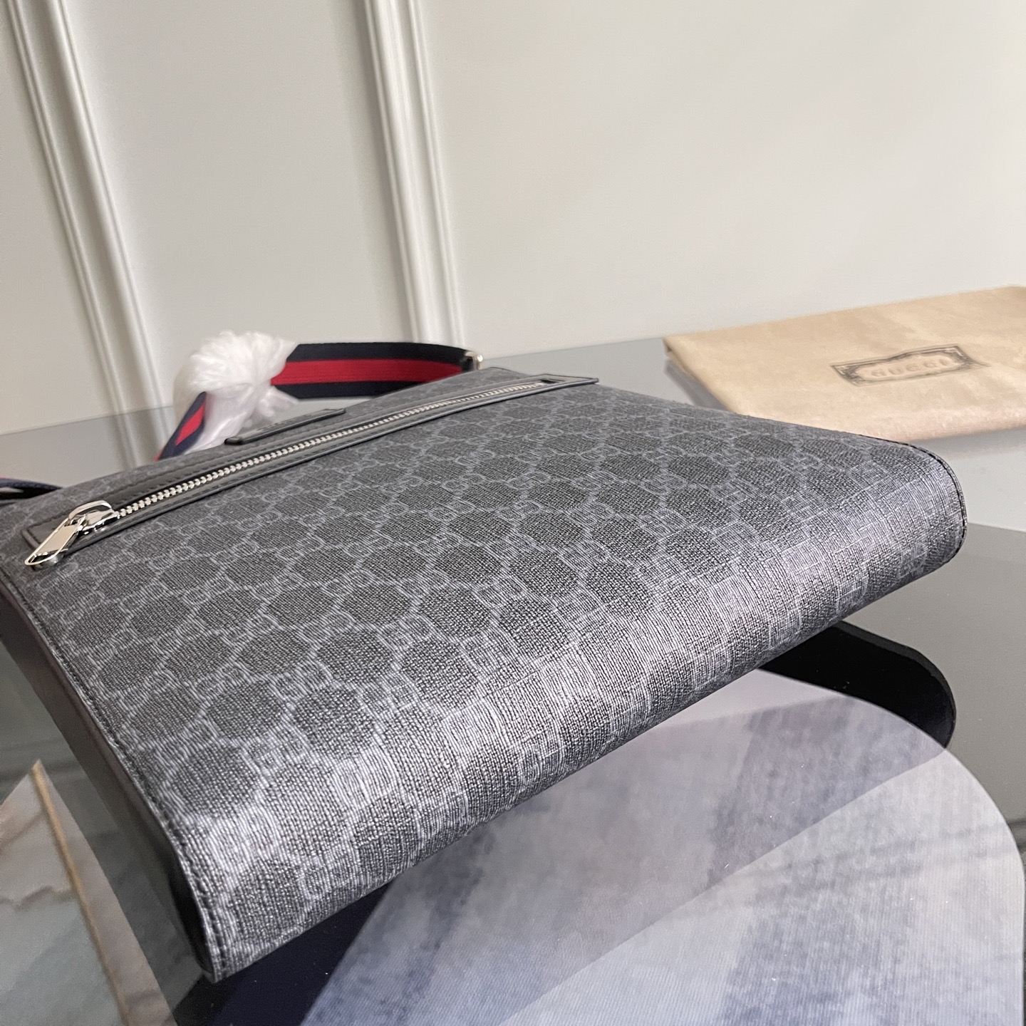 【特価商品】グッチ「Gucci」メンズショルダーバッグ
