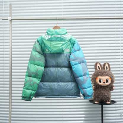 ザ・ノースフェイス 厳冬のしつらえにダウンジャケットシリーズ