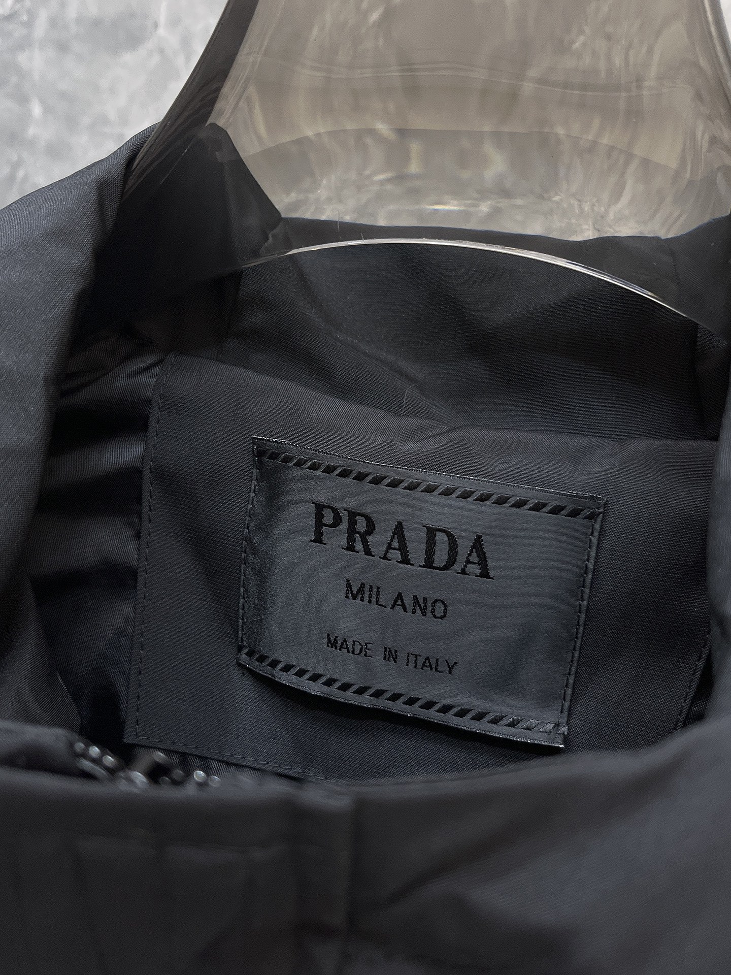 プラダ冬のおしゃれメンズジャケット