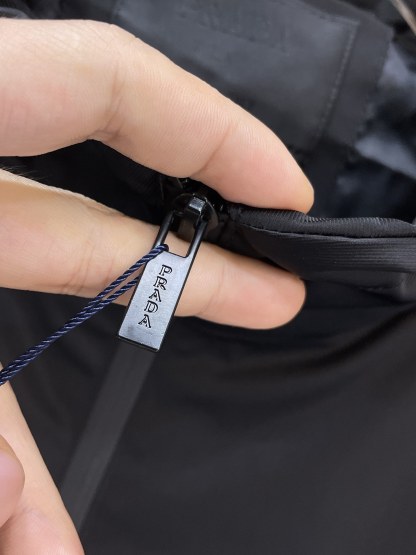 プラダ冬のおしゃれメンズジャケット