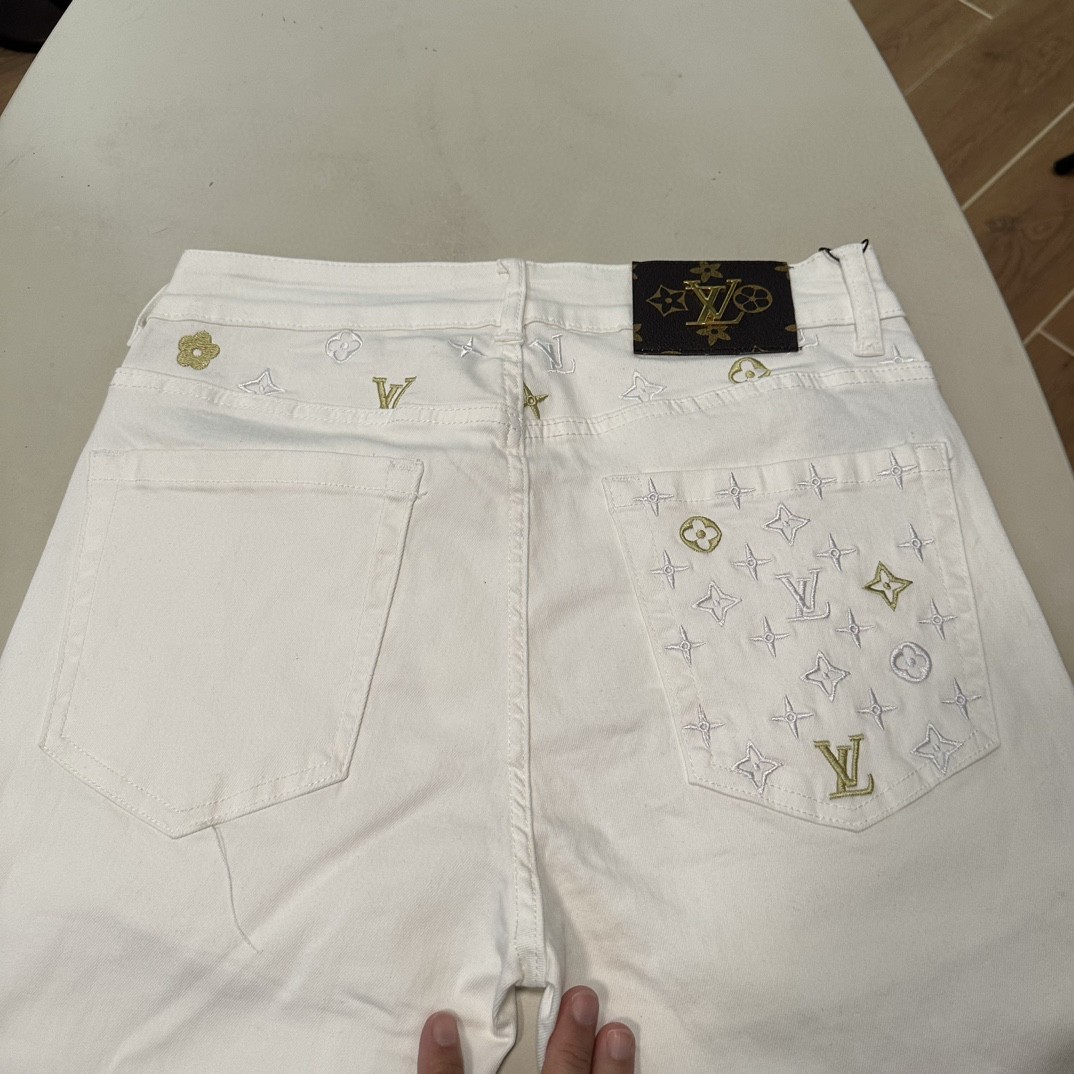 [ Louis Vuitton ] ルイ・ヴィトン スタイリッシュなジーンズ