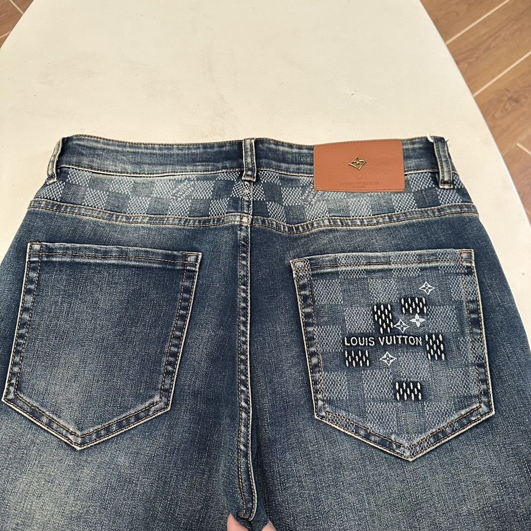 [ Louis Vuitton ] ルイ・ヴィトン スタイリッシュなジーンズ