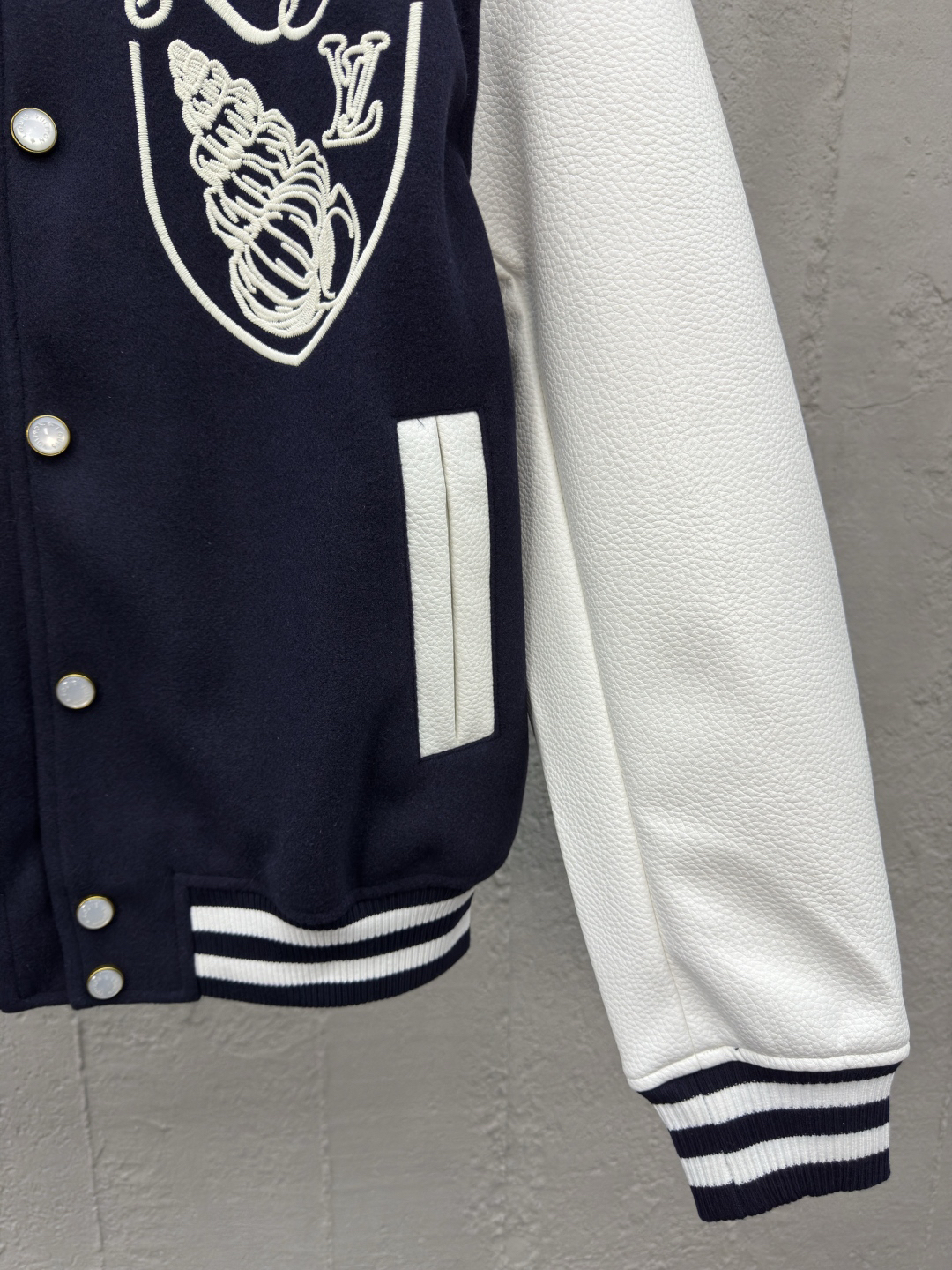 [ Louis Vuitton ] ルイ・ヴィトン  サザエ刺繍ウールの野球ウエア