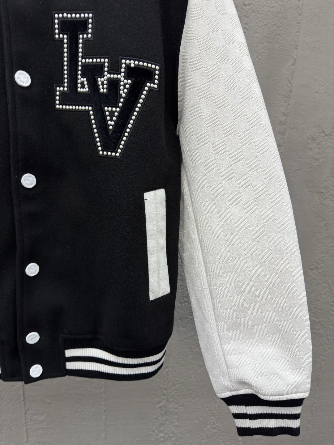[ Louis Vuitton ] ルイ・ヴィトン  碁盤目エンボス本革野球服