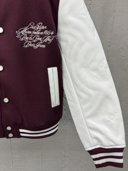 [ Louis Vuitton ] ルイ・ヴィトン  胸に刺繍を施したレザーの野球ウエア