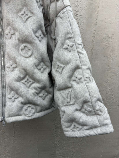 Louis Vuitton ルイ・ヴィトン  エンボスエンボスダウンジャケット