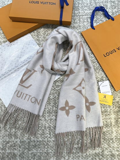 Louis Vuitton ルイヴィトン新作ニットマフラー