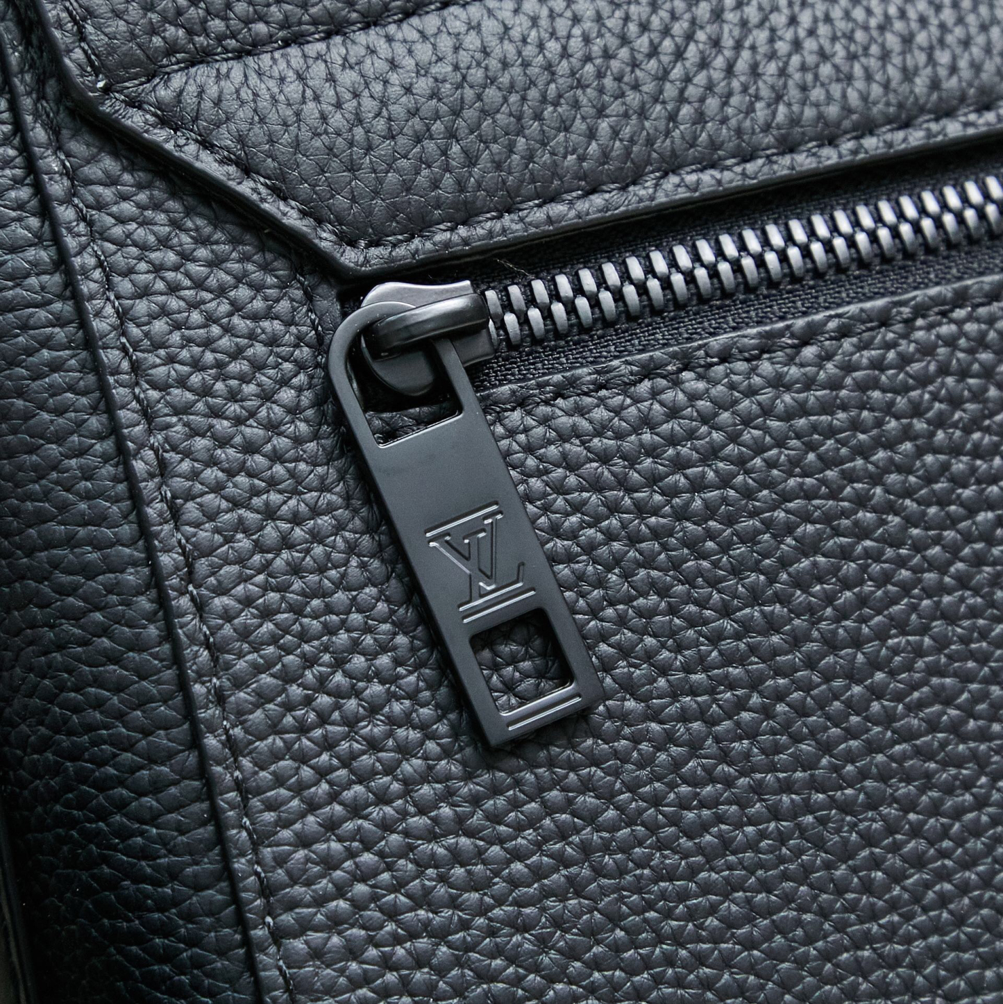 Louis Vuitton  ルイ・ヴィトン シーズナル ワンショルダーバッグ