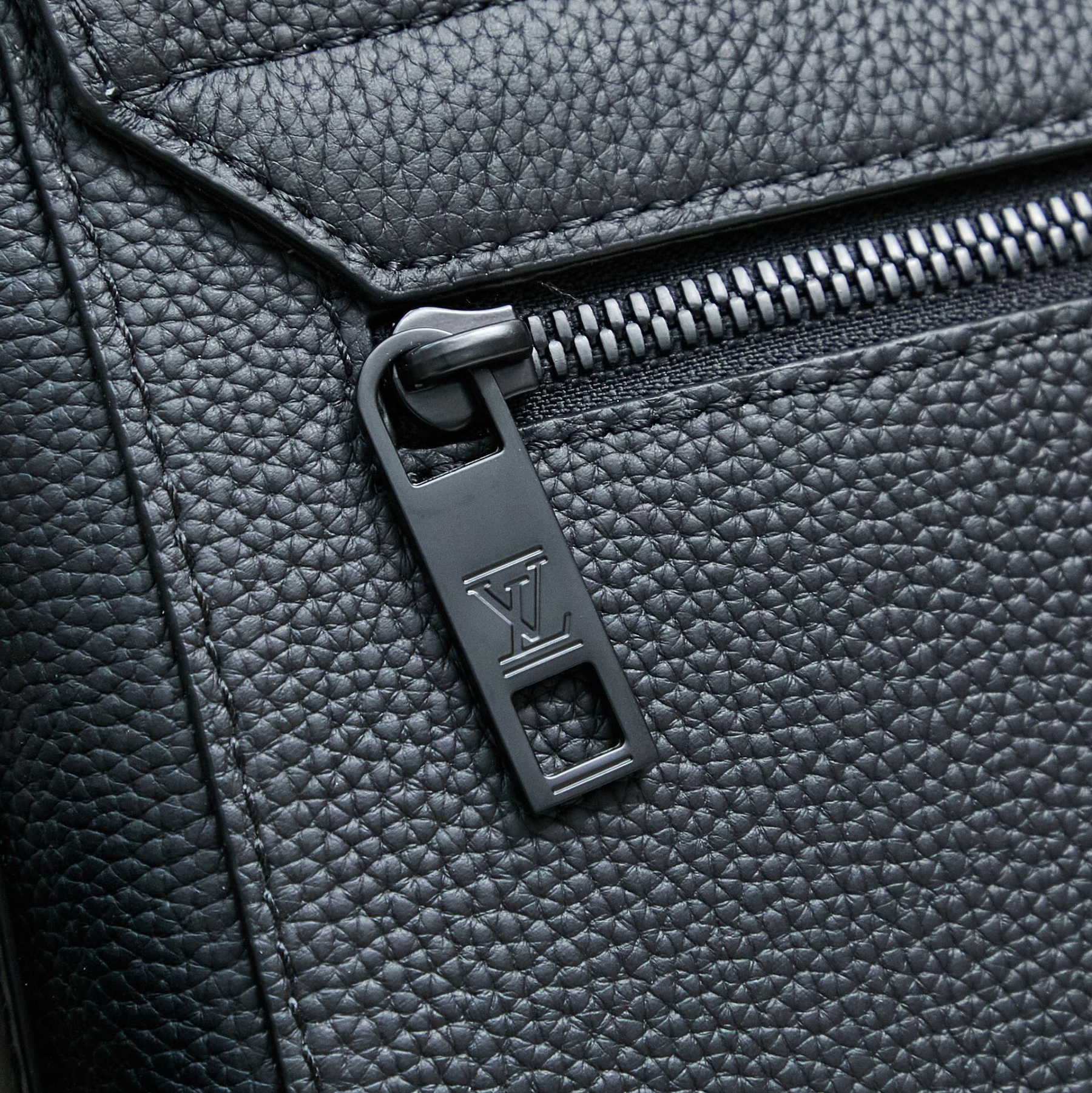 Louis Vuitton  ルイ・ヴィトン シーズナル ワンショルダーバッグ