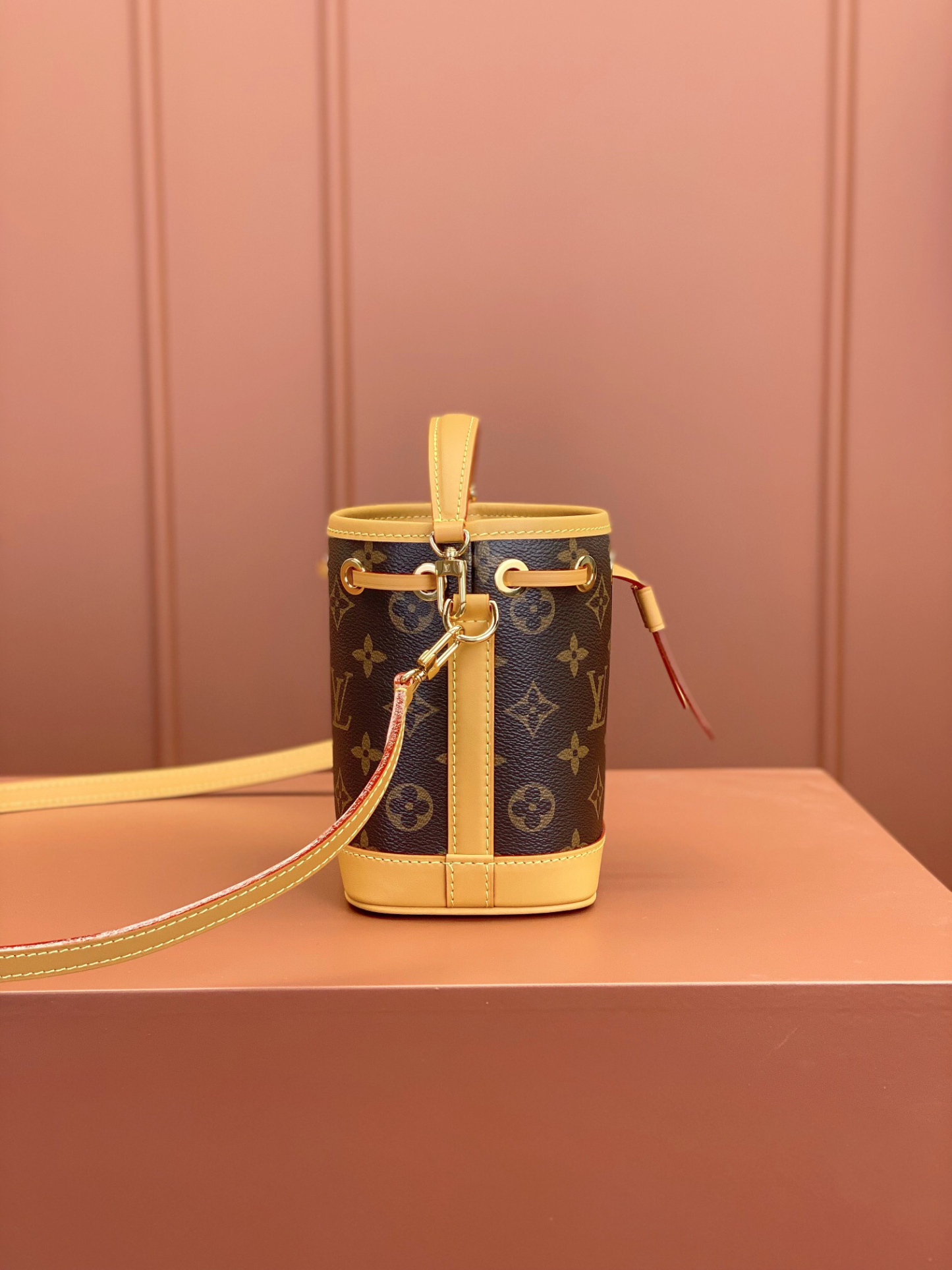 Louis Vuitton  ルイ・ヴィトン シーズナル ワンショルダーバッグ 