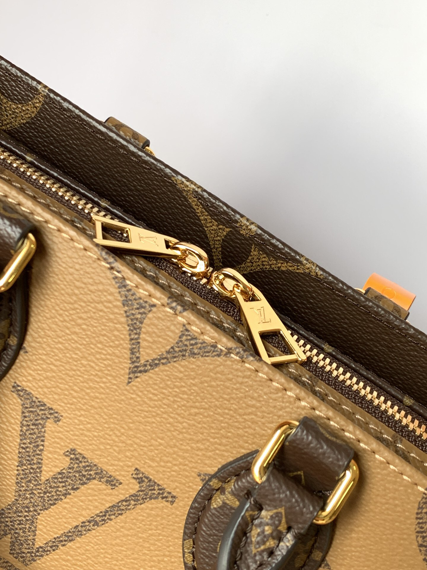 Louis Vuitton  ルイ・ヴィトン シーズナル ワンショルダーバッグ 