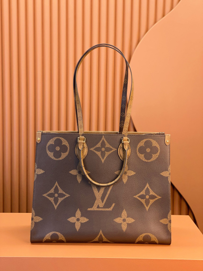 Louis Vuitton  ルイ・ヴィトン シーズナル ワンショルダーバッグ 