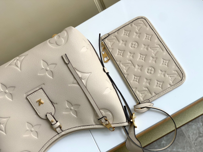 Louis Vuitton  ルイ・ヴィトン シーズナル ワンショルダーバッグ 