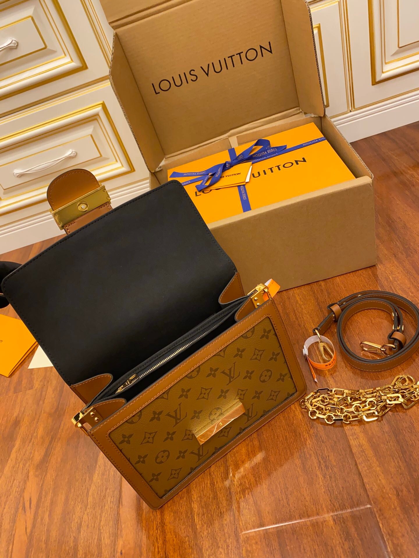 Louis Vuitton  ルイ・ヴィトン シーズナル ワンショルダーバッグ 