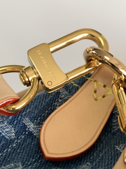 Louis Vuitton  ルイ・ヴィトン シーズナル ワンショルダーバッグ 