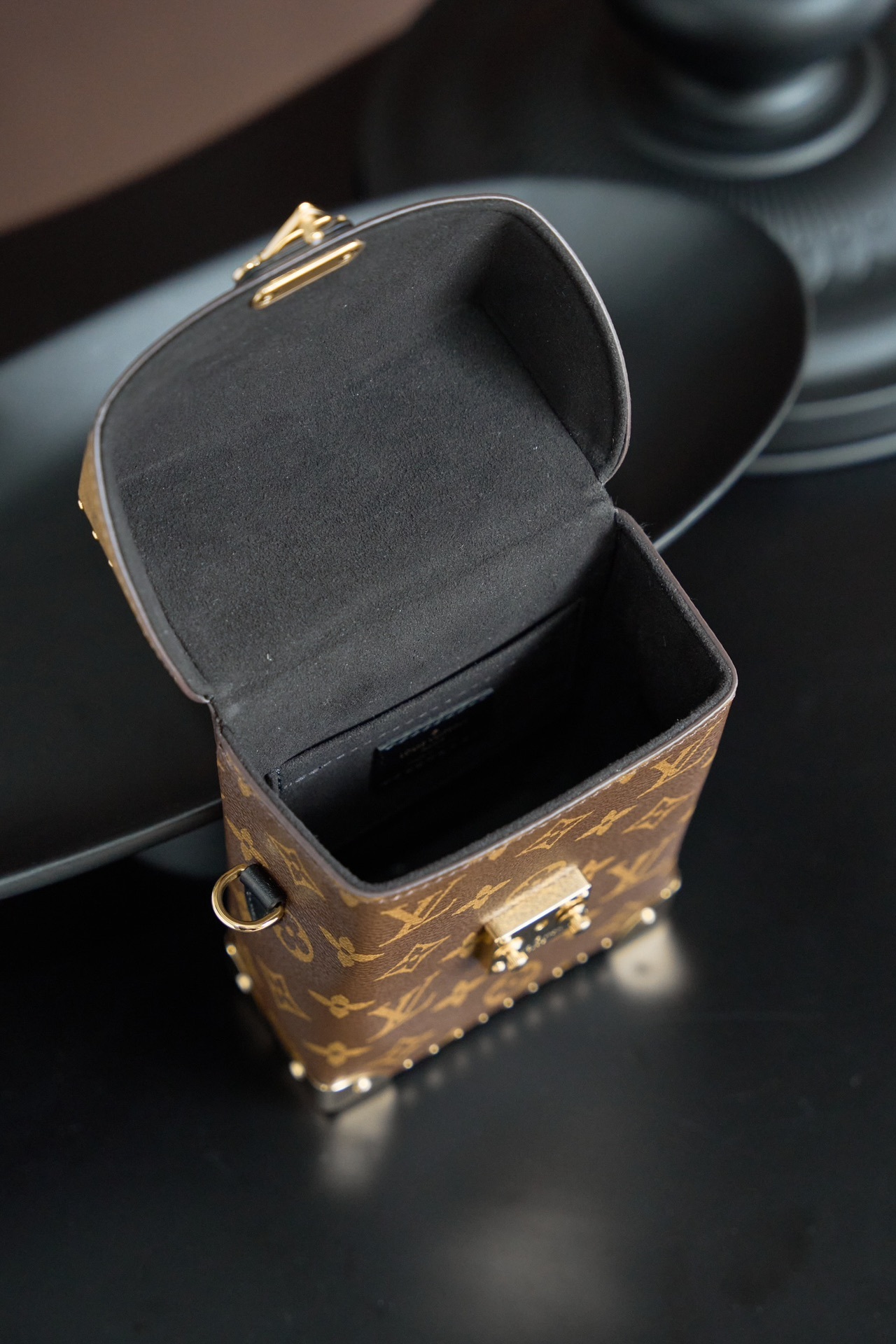 Louis Vuitton  ルイ・ヴィトン シーズナル ワンショルダーバッグ 