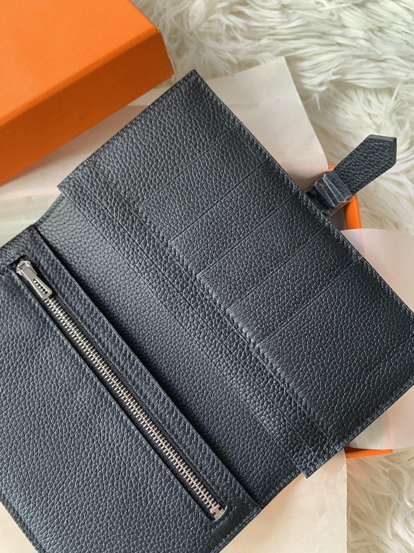 エルメス「Hermès」 レザーポケットウォレット