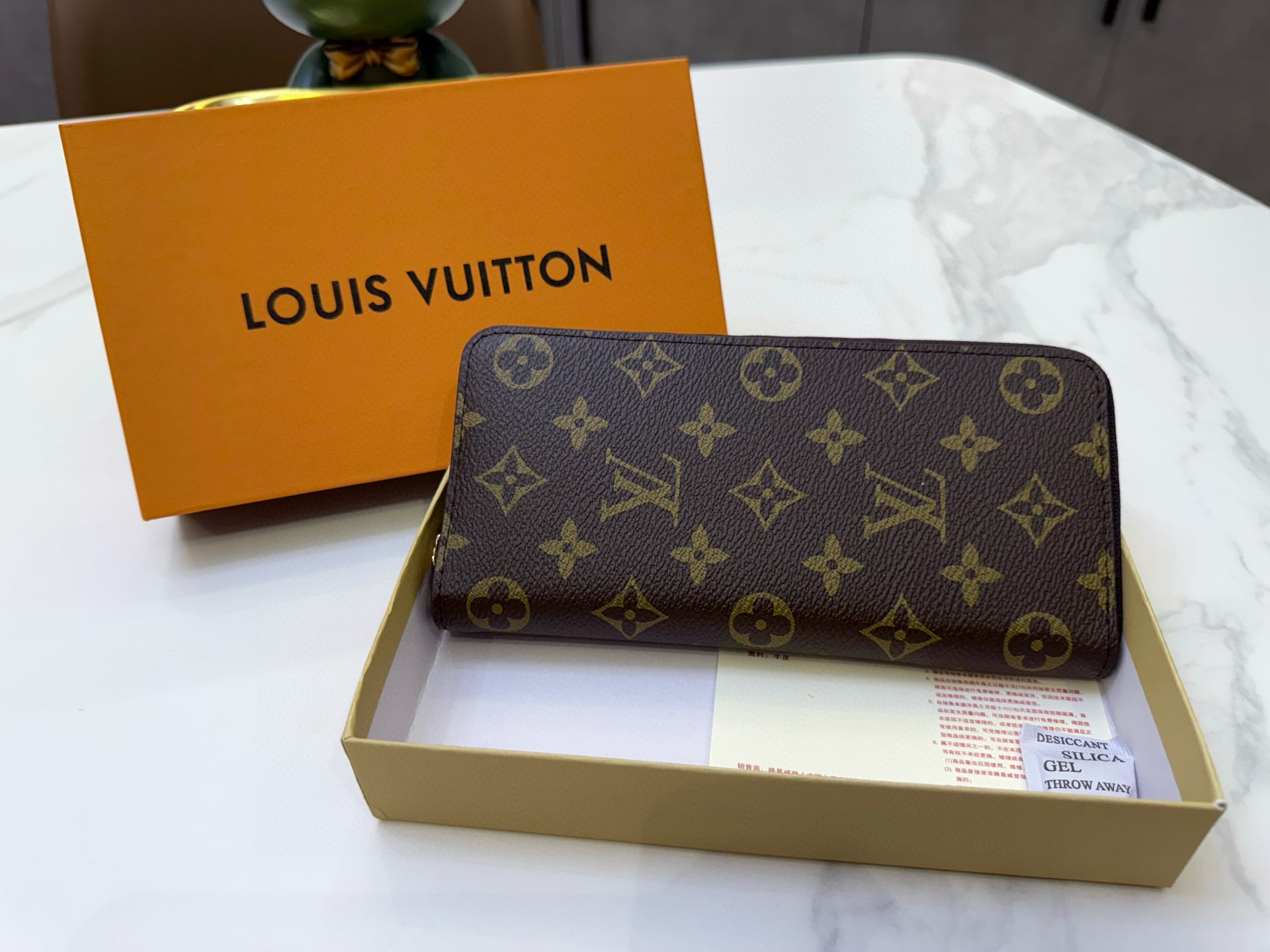 ルイ・ヴィトン「Louis Vuitton」レザーポケットウォレット