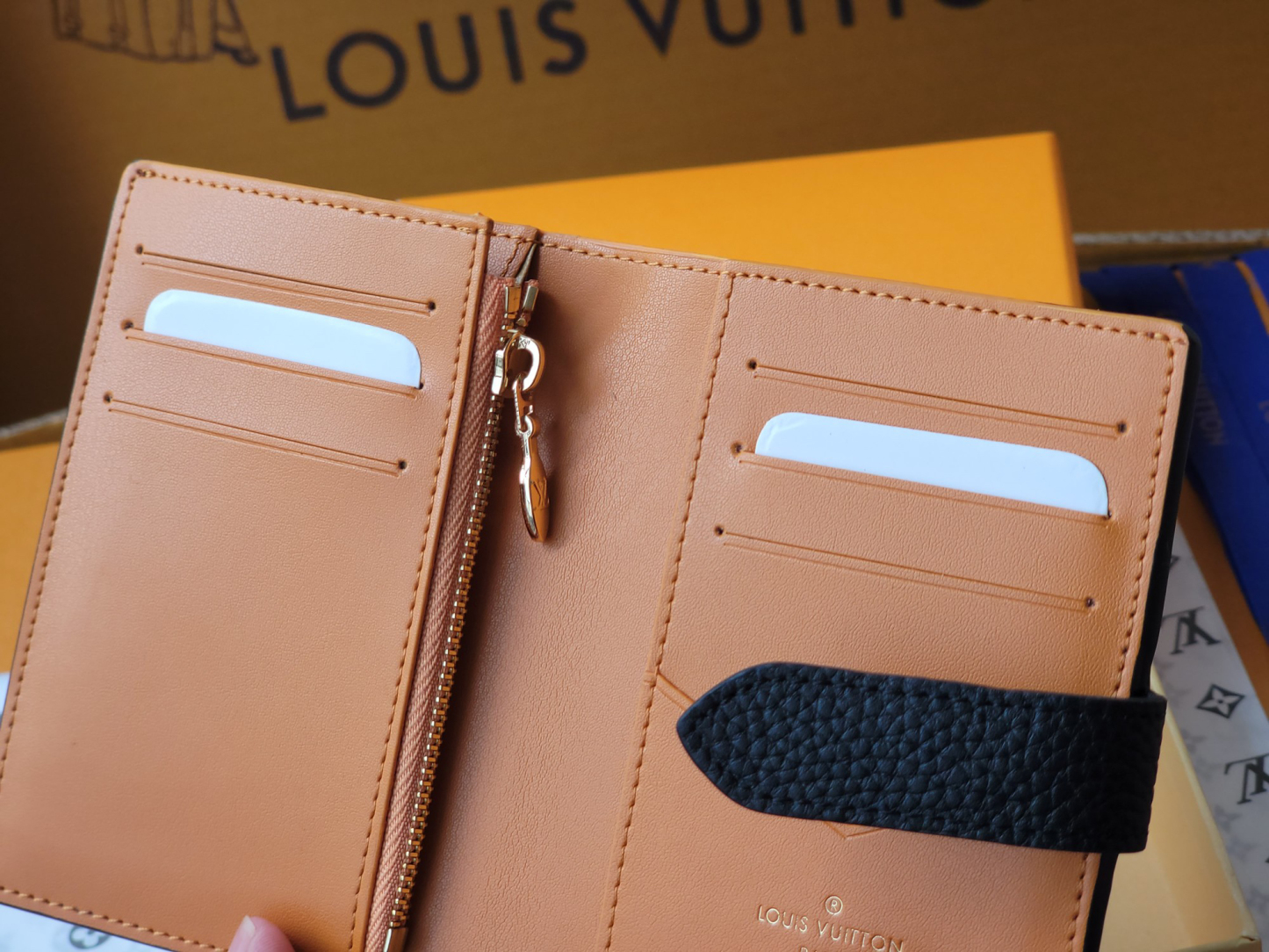 ルイ・ヴィトン「Louis Vuitton」レザーポケットウォレット