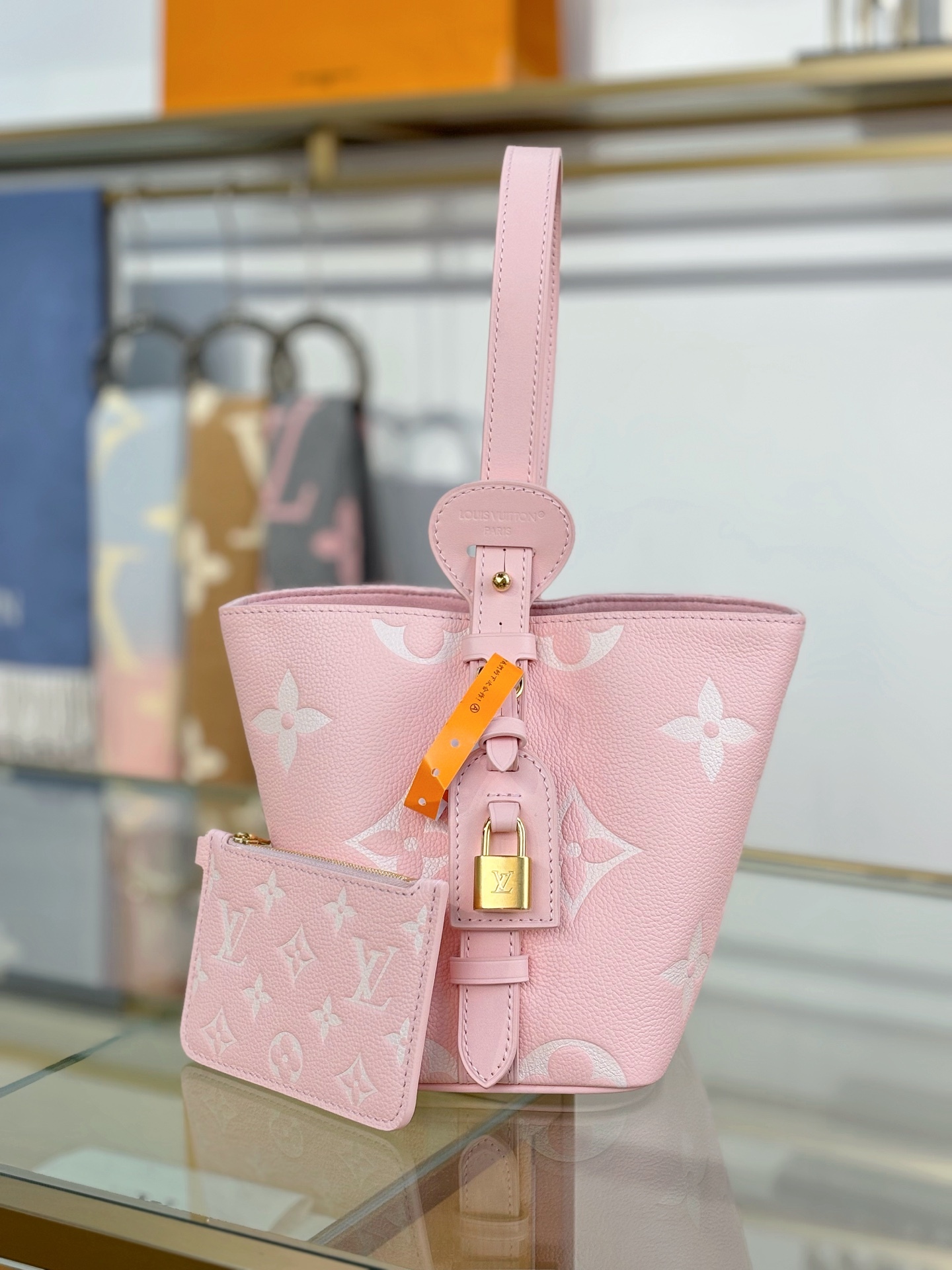 Louis Vuitton  ルイ・ヴィトン シーズナル ワンショルダーバッグ 