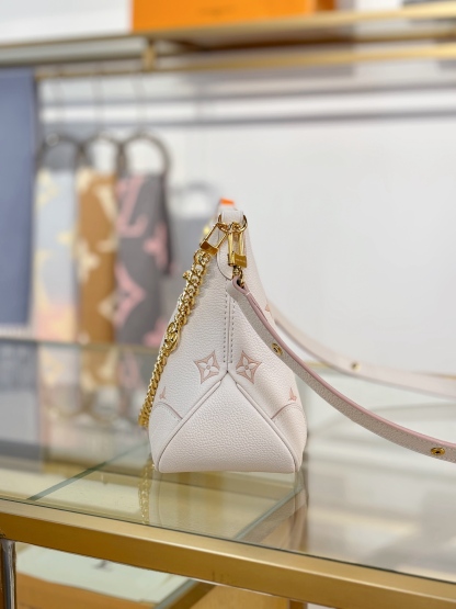 Louis Vuitton  ルイ・ヴィトン シーズナル ワンショルダーバッグ 