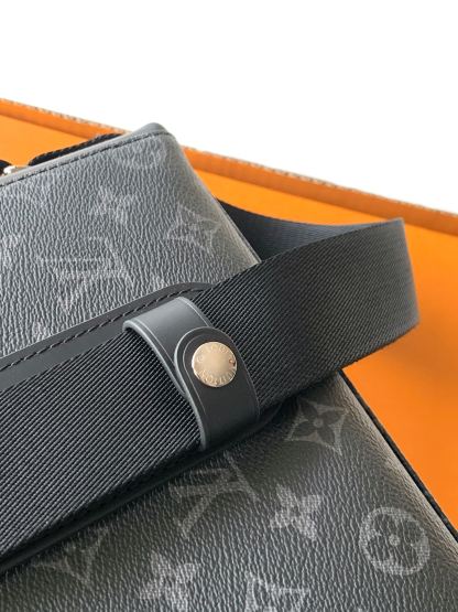 Louis Vuitton  ルイ・ヴィトン シーズナル ワンショルダーバッグ 