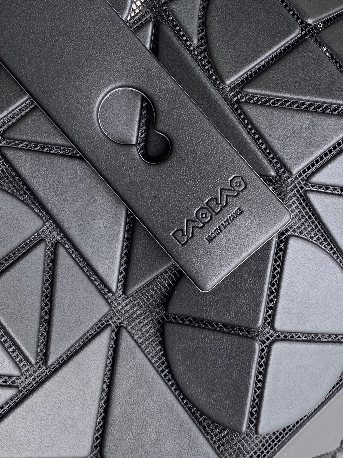 イッセイミヤケ「Issey Miyake」LUCENTシリーズ トートバッグ