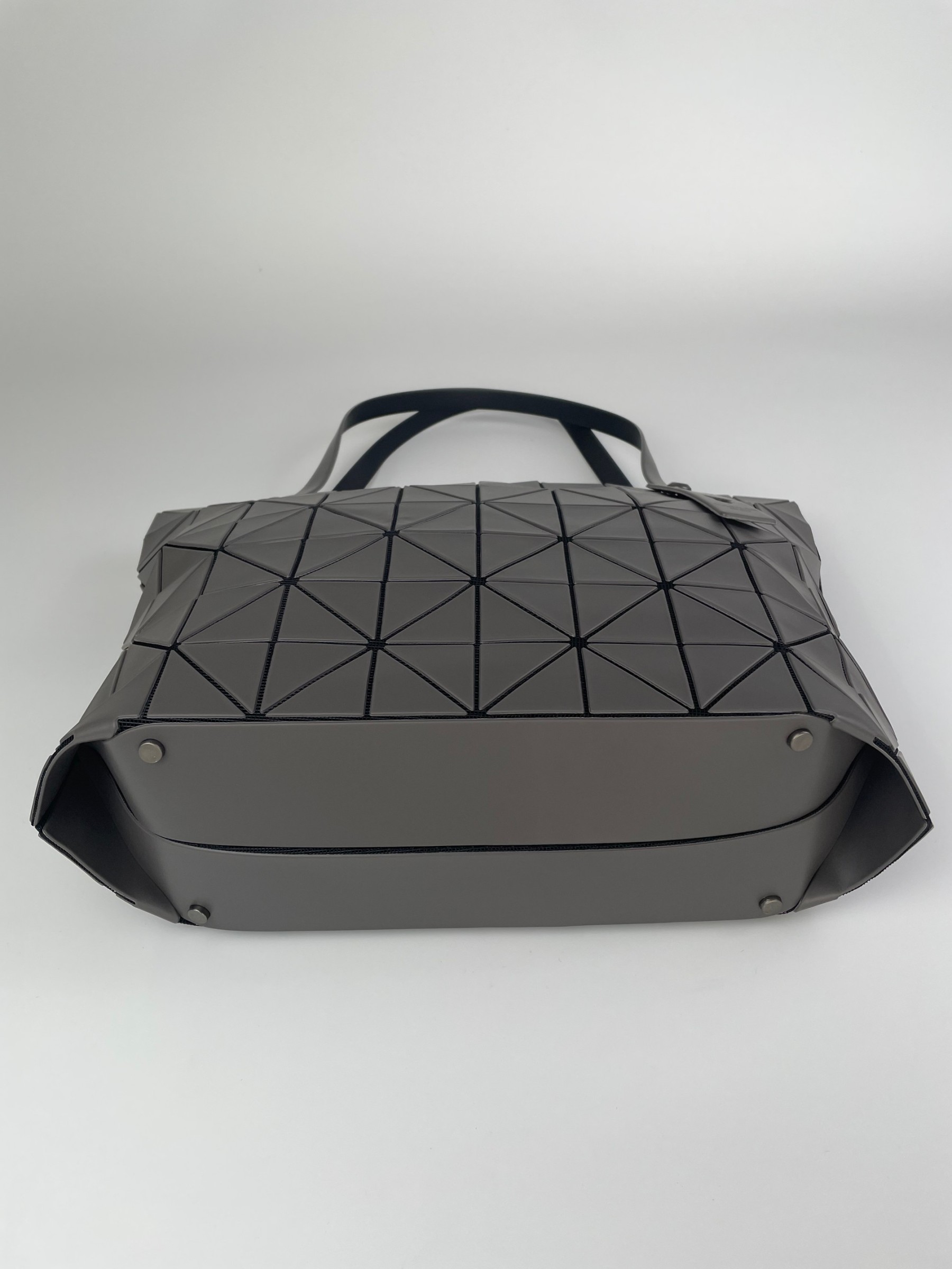 イッセイミヤケ「Issey Miyake」LUCENTシリーズ トートバッグ