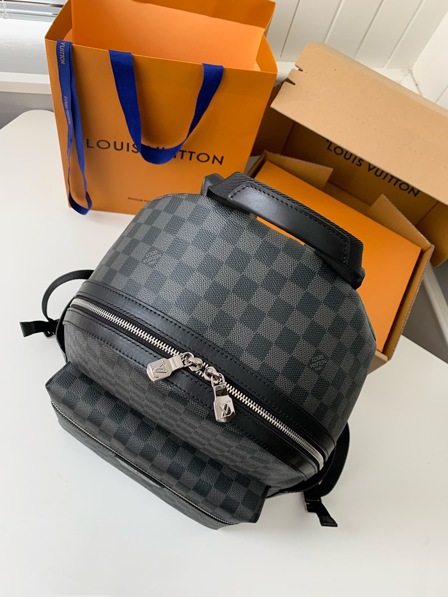 Louis Vuitton  ルイ・ヴィトン シーズナル ワンショルダーバッグ