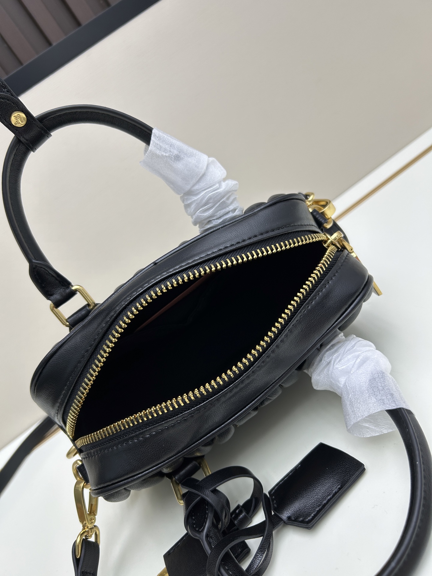 ミュウミュウ「MIUMIU」レディースファッションハンドバッグとショルダーバッグ