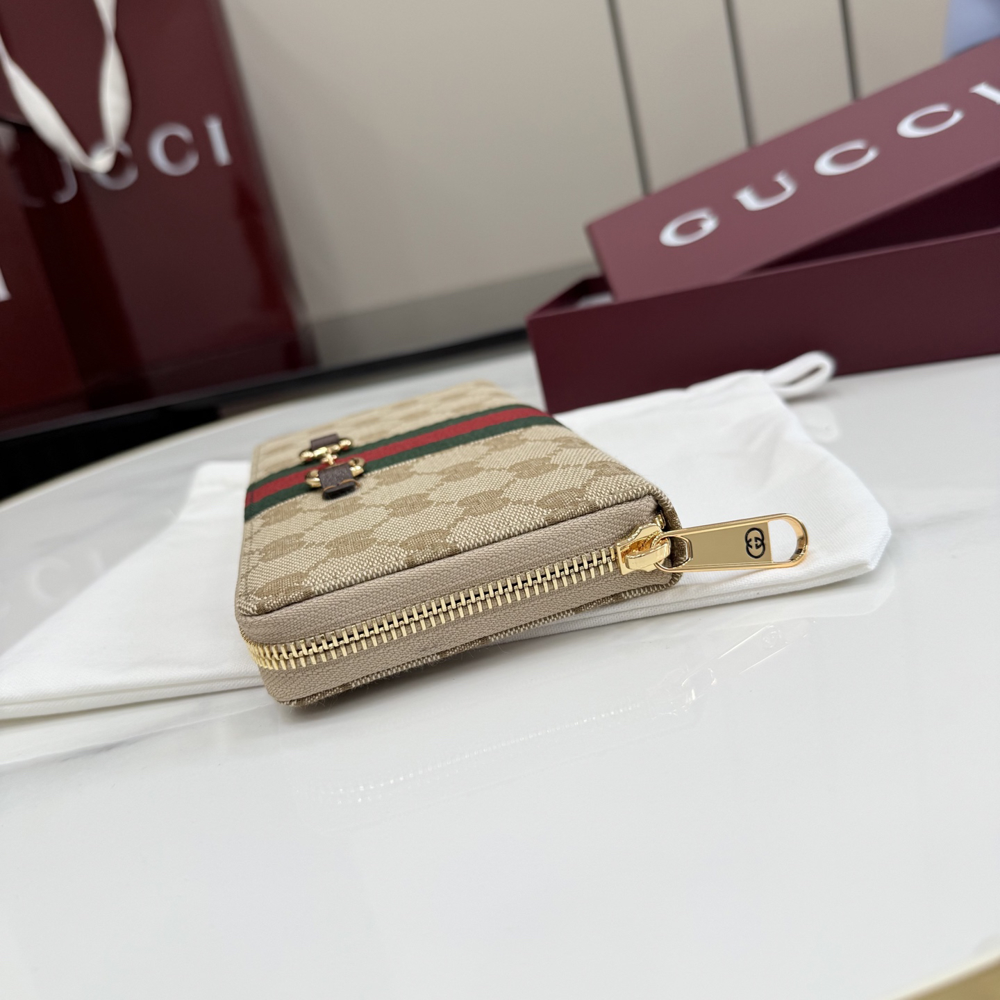 グッチ「Gucci」 クラシックなモノグラムウォレット