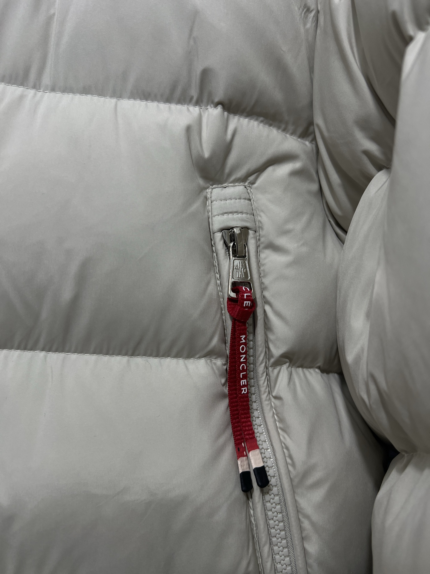 モンクレール シーズン別 ロングダウンコート