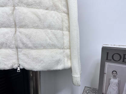 モンクレール シーズン別 ロングダウンコート