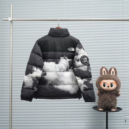 ザ・ノースフェイス 厳冬のしつらえにダウンジャケットシリーズ