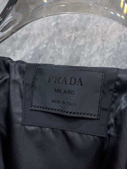 プラダ冬のおしゃれメンズジャケット