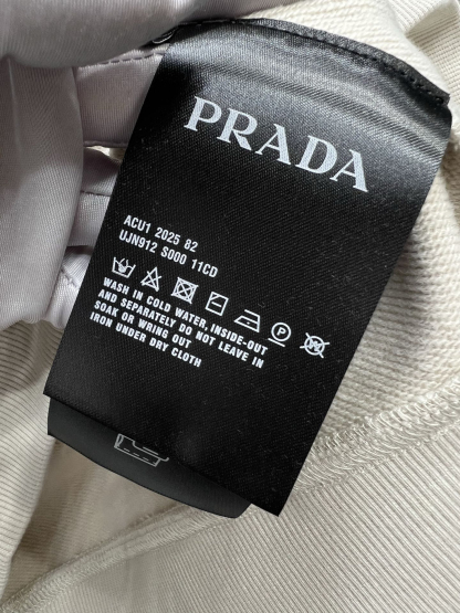 [ Prada ] プラダ  冬用パーカー