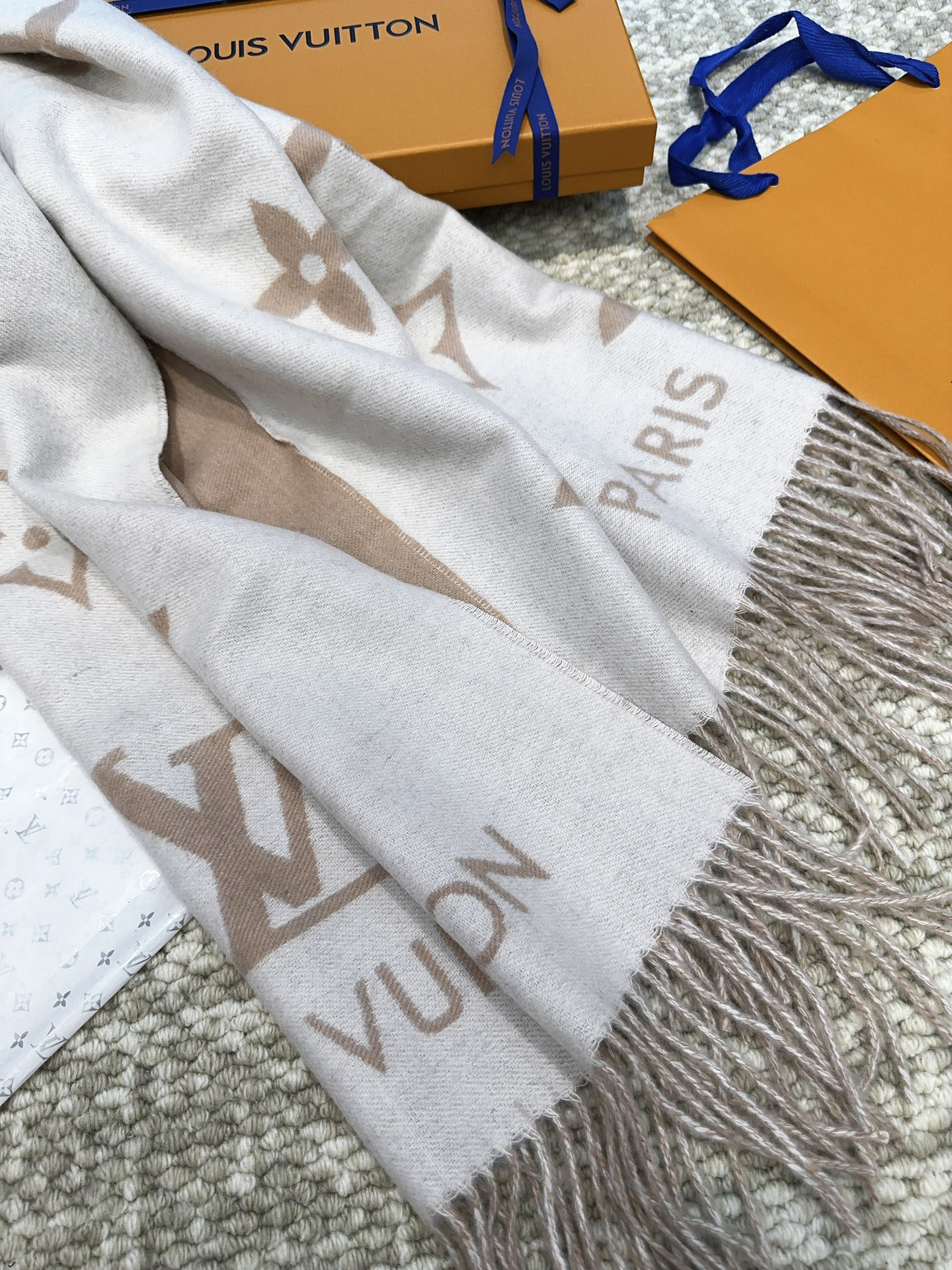 Louis Vuitton ルイヴィトン新作ニットマフラー