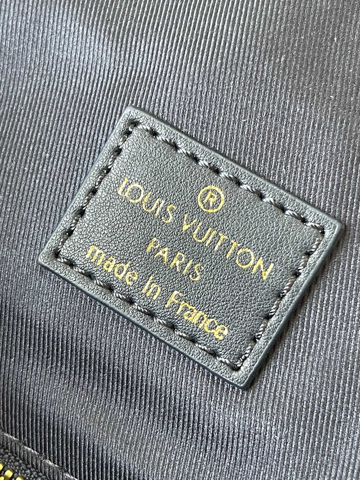 Louis Vuitton ルイ・ヴィトン おしゃれなメンズリュックサック