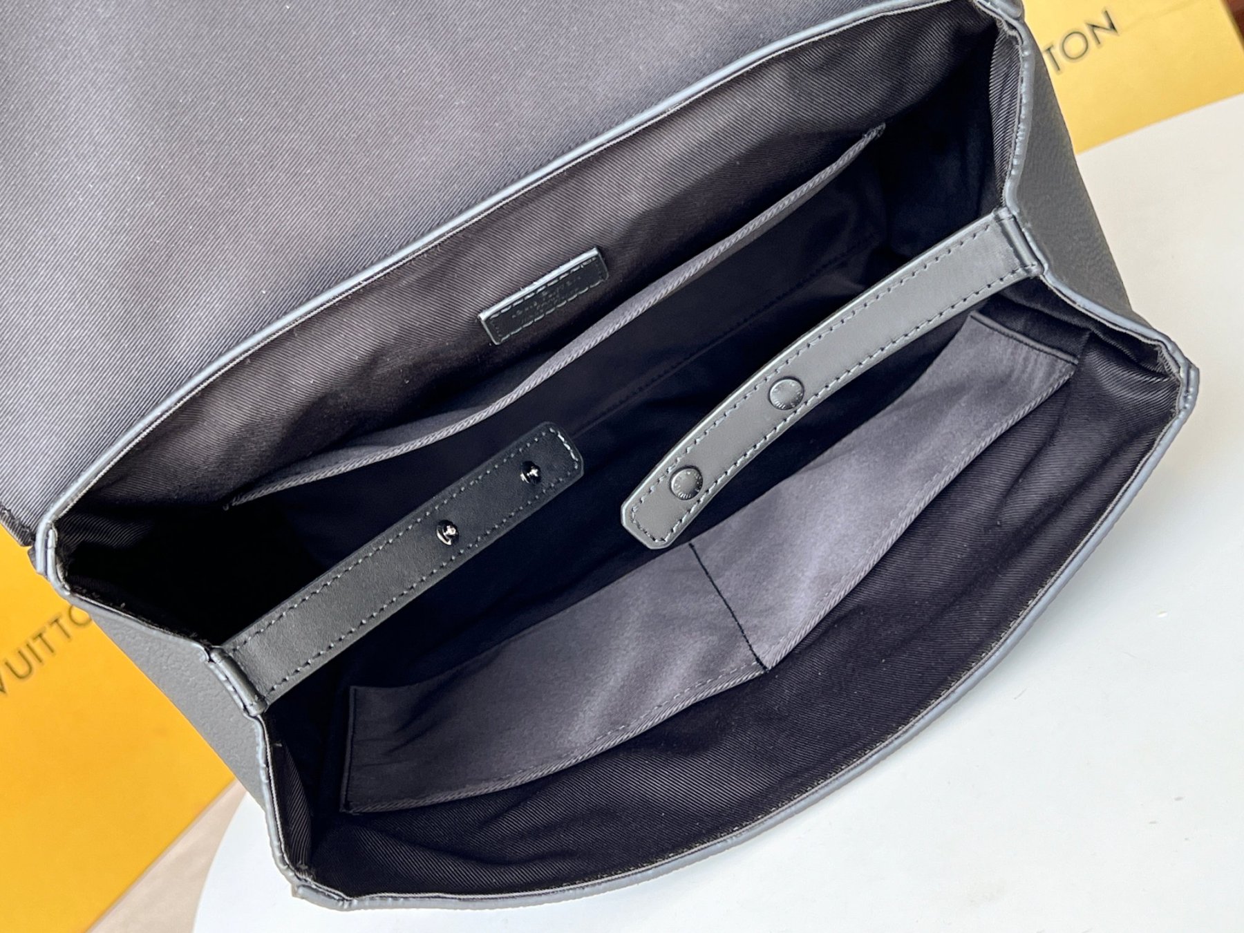 Louis Vuitton ルイ・ヴィトン おしゃれなメンズリュックサック