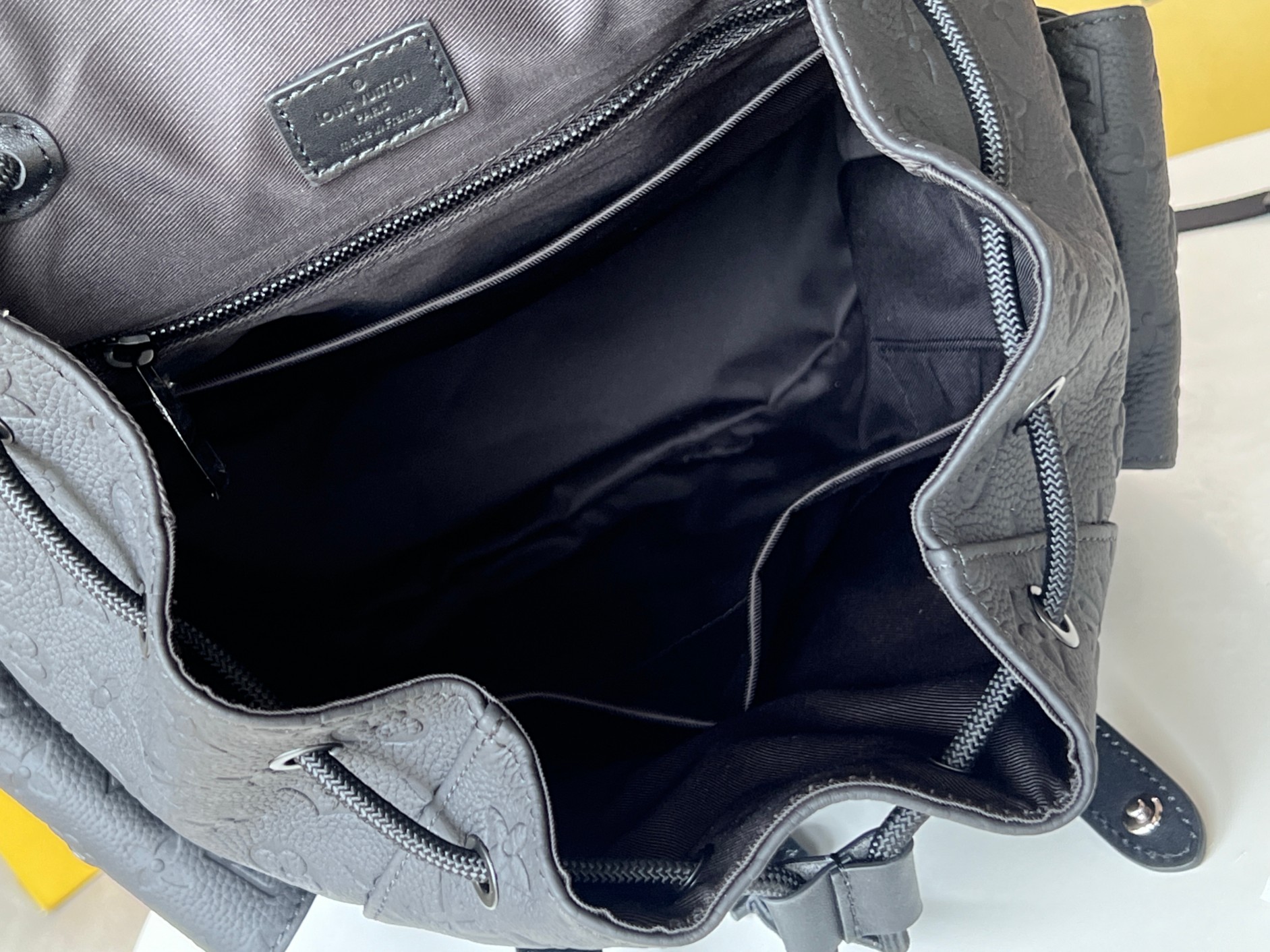 Louis Vuitton ルイ・ヴィトン おしゃれなメンズリュックサック