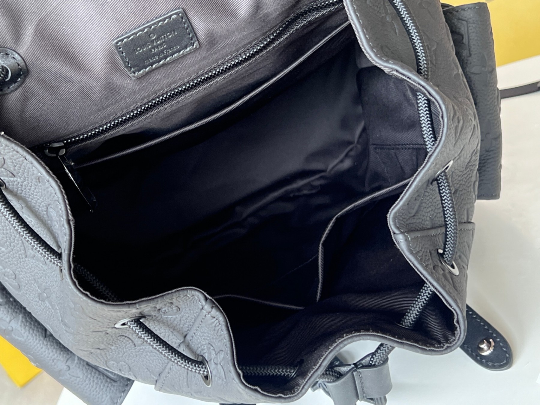 Louis Vuitton ルイ・ヴィトン おしゃれなメンズリュックサック