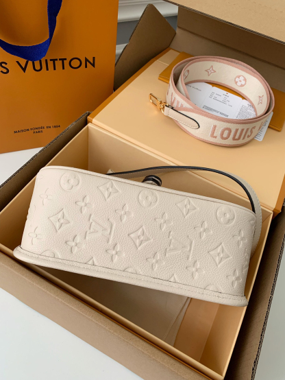 Louis Vuitton  ルイ・ヴィトン シーズナル ワンショルダーバッグ 
