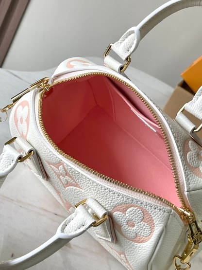 Louis Vuitton  ルイ・ヴィトン シーズナル ワンショルダーバッグ 