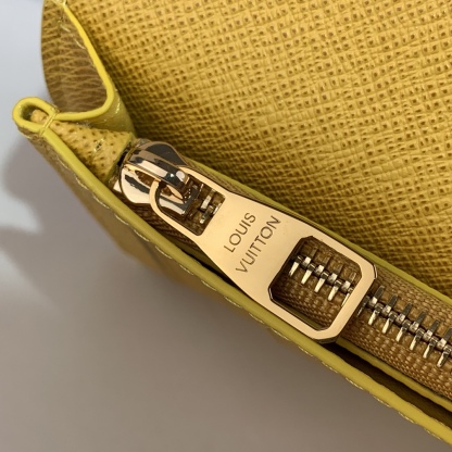 ルイ・ヴィトン「Louis Vuitton」レザーポケットウォレット